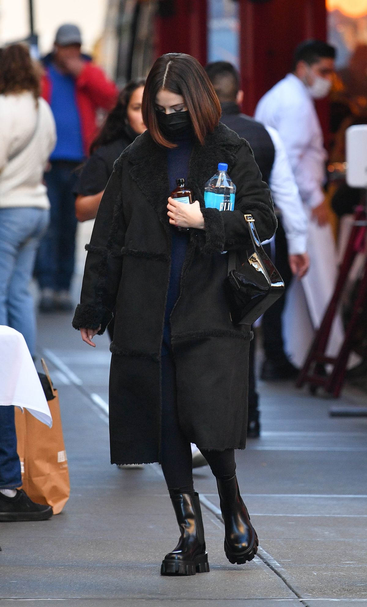 SELENA GOMEZ Out and About in New York 11/10/2021 – HawtCelebs