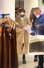 SELENA GOMEZ Shopping at Aritzia in New York 11/12/2021