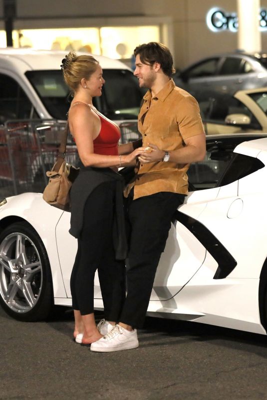 SHANNA MOAKLER Leaves a Spa in Woodland Hills 11/04/2021