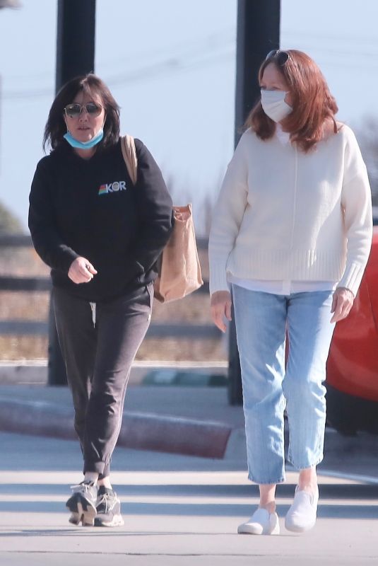 SHANNEN DOHERTY Out Shopping with Her Mom Rosa in Malibu 11/04/2021