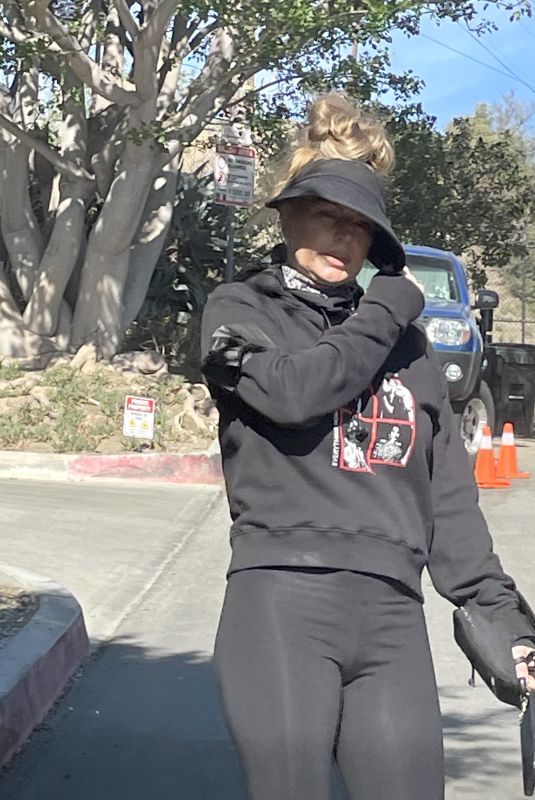 STACY FERGIE FERGUSON Out Hiking in Los Angeles 11/26/2021