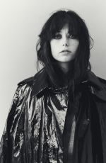 SUZANNA SON for Foxes Magazine, October 2021