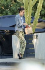 TALLULAH WILLIS Unloading Her Car in Los Angeles 11/27/2021