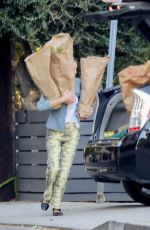 TALLULAH WILLIS Unloading Her Car in Los Angeles 11/27/2021