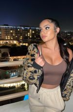 TATI MCQUAY - Instagram Photos 11/11/2021