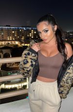 TATI MCQUAY - Instagram Photos 11/11/2021