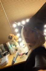 TAYLOR MOMSEN - Instagram Photos 11/01/2021