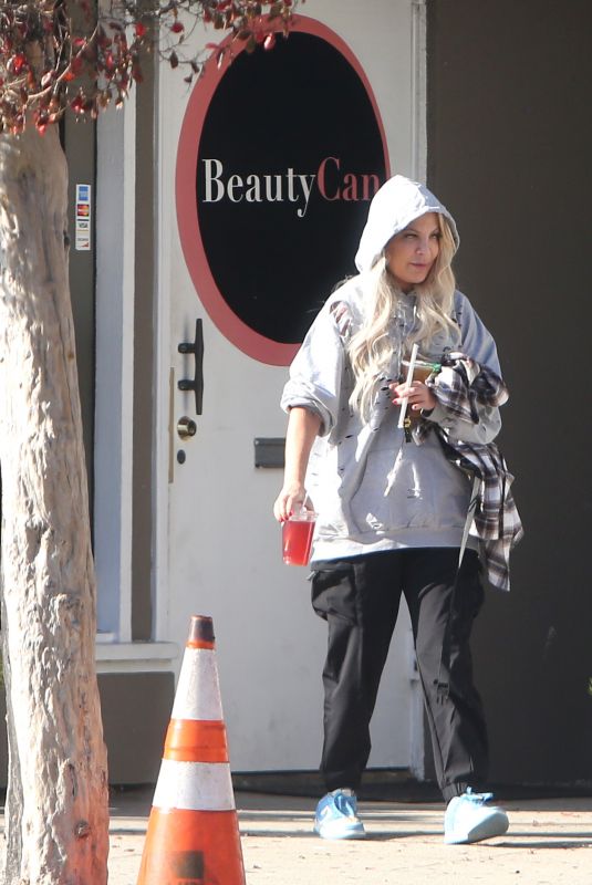 TORI SPELLING Leaves a Hair Salon in Los Angeles 11/08/2021