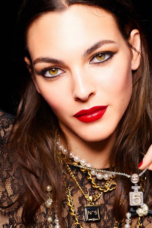 VITTORIA CERRETI for Chanel Makeup Holiday 2021 campaign