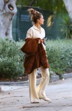 ALESSANDRA AMBROSIO Shopping for Vitamins at Sameday Health Store in Brentwood 12/18/2021