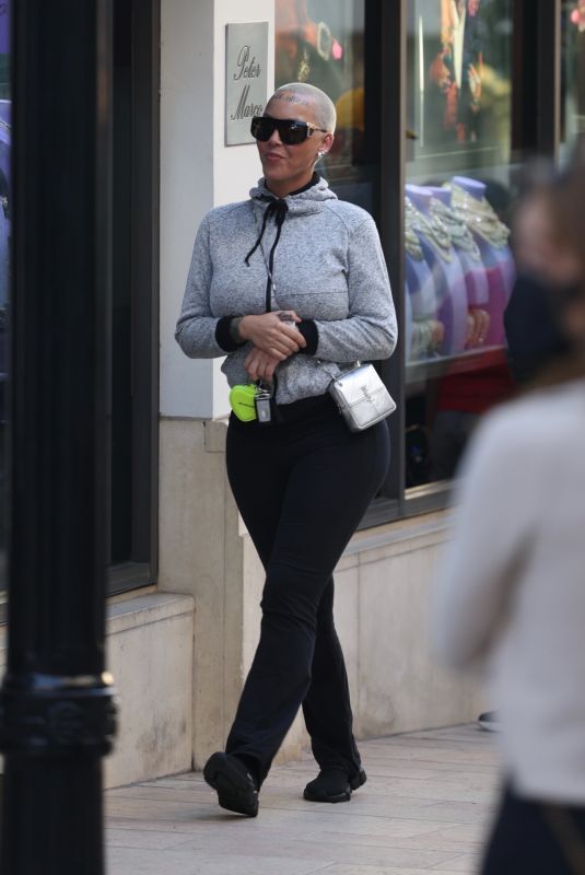 AMBER ROSE Out Shopping in Los Angeles 12/10/2021