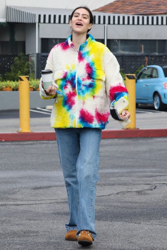 AMELIA HAMLIN Out for Coffee in Bel Air 12/07/2021