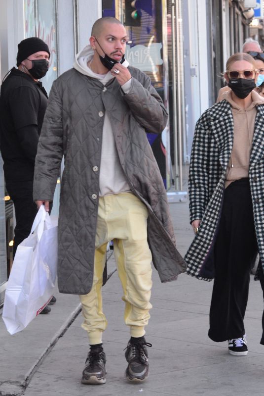 ASHLEE SIMPSON and Evan Ross Shopping at Fairfax Avenue in Los Angeles 12/18/2021