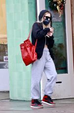 ASHLEY BENSON Leaves a Nail Salon in Los Feliz 12/29/2021