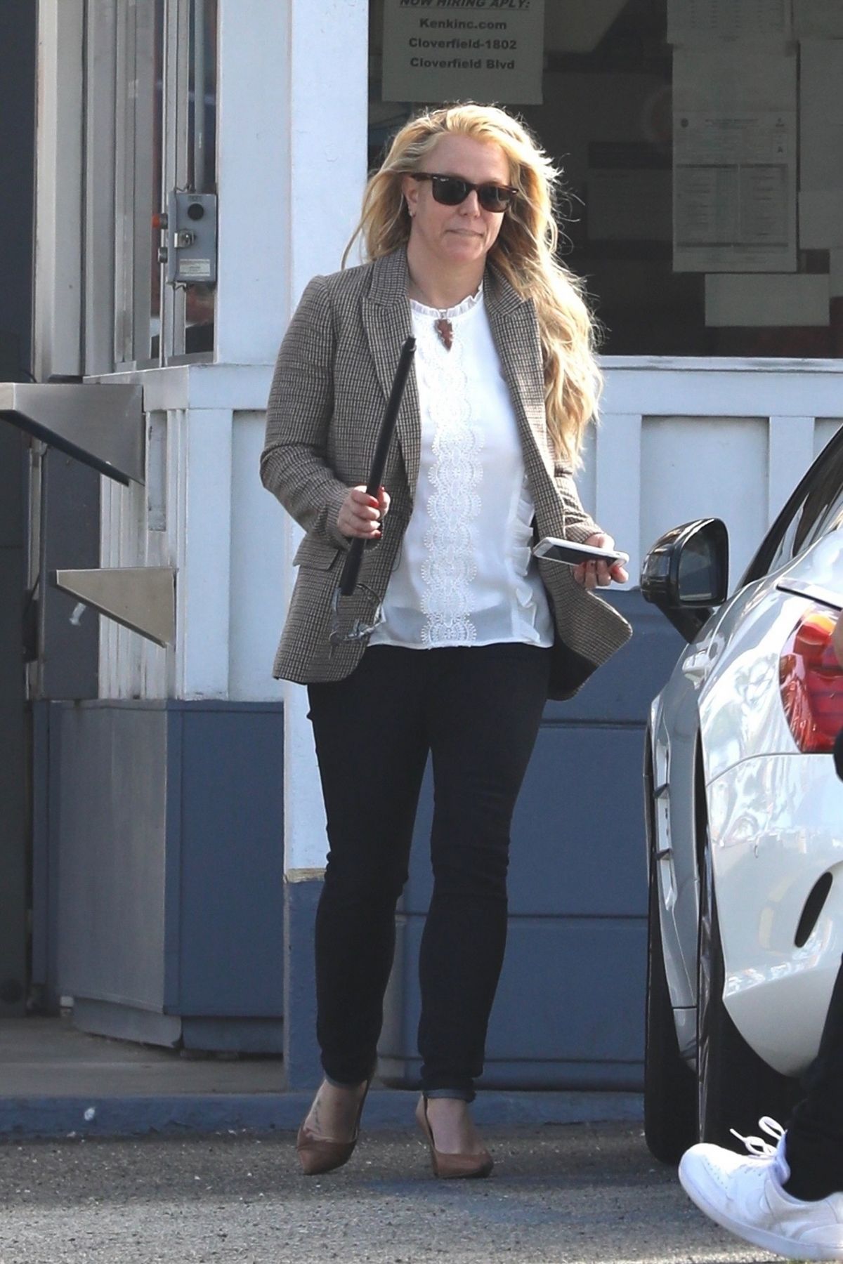 BRITNEY SPEARS at a Gas Station in Los Angeles 11/30/2021 – HawtCelebs