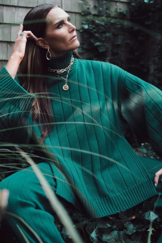 BROOKE SHIELDS for Alexa Magazine, December 2021