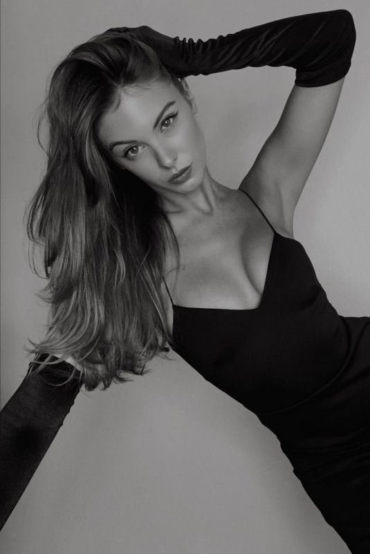 CARMELLA ROSE - Instagram Photos 12/28/2021