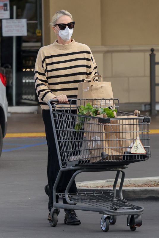 CHARLIZE THERON Shopping at Gelson