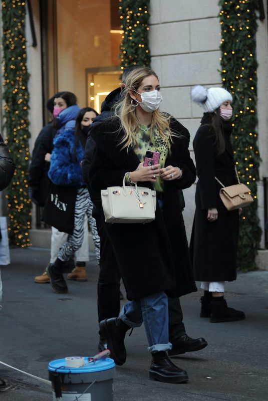 CHIARA FERRAGNI Shop in Via Montenapoleone at Cartier in Milan 12/20/2021