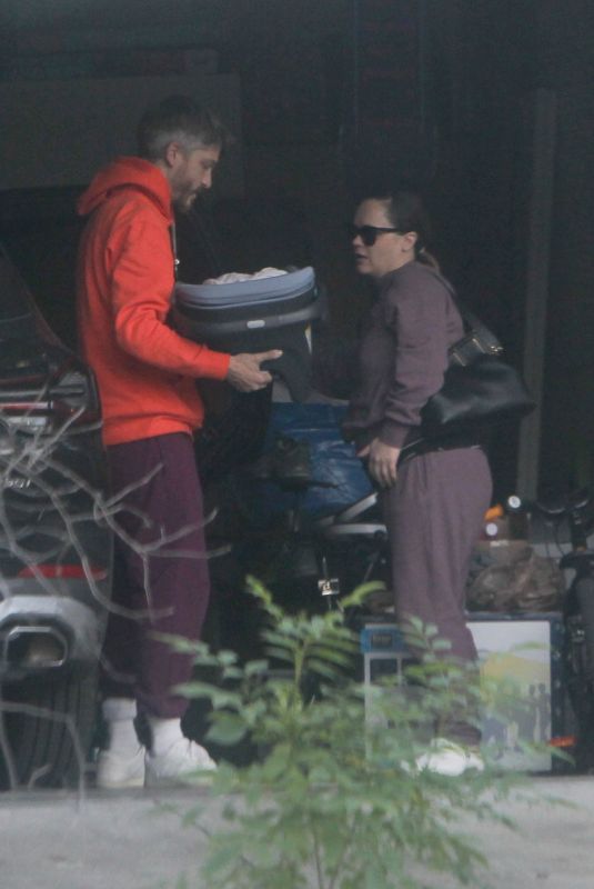 CHRISTINA RICCI Arrives Home with Her Baby in Los Angeles 12/10/2021