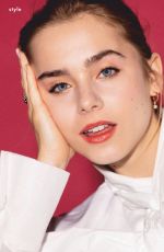 CLARA GALLE in Cosmopolitan Magazine, Spain January/February 2022