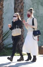 ELLE and DAKOTA FANNING Out for Smoothies in Studio City 12/20/2021