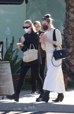 ELLE and DAKOTA FANNING Out for Smoothies in Studio City 12/20/2021