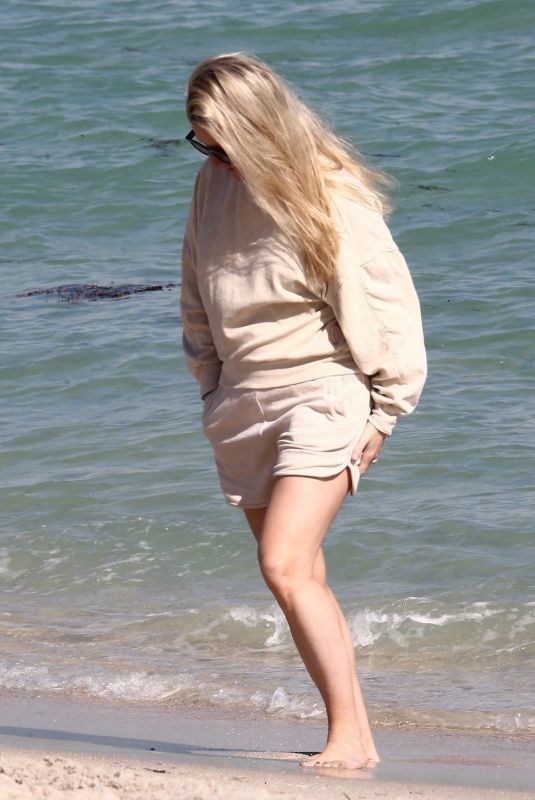 ELLIE GOULDING Out on the Beach in Miami 12/06/2021