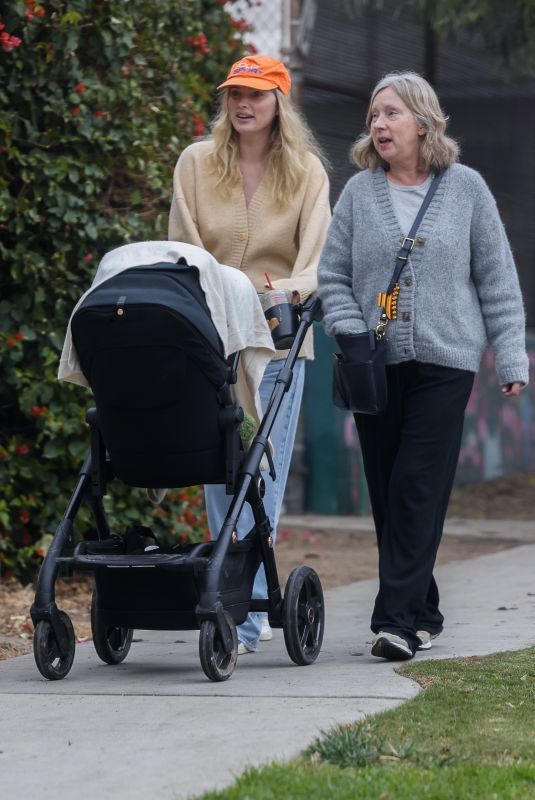 ELSA HOSK Out with Her Daughter and Mother in Pasadena 12/03/2021
