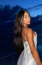 EVA GUTOWSKI - Instagram Photos 12/19/2021