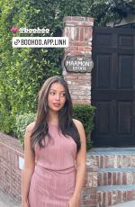 FIONA BARRON - Instagram Photos 11/30/2021