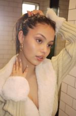 FIONA BARRON - Instagram Photos 12/27/2021