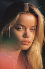 FRIDA AASEN for vAness Moody 2021