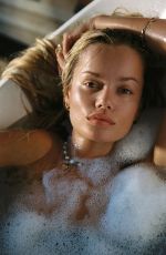 FRIDA AASEN for vAness Moody 2021