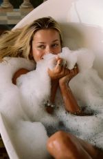 FRIDA AASEN for vAness Moody 2021