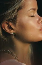 FRIDA AASEN for vAness Moody 2021