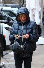 GOLDIE HAWN and ERIN BARTLETT Out Shopping in Aspen 12/23/2021