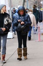 GOLDIE HAWN and ERIN BARTLETT Out Shopping in Aspen 12/23/2021