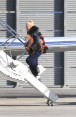 GWEN STEFANI Boards a Private Jet in Los Angeles 12/26/2021