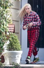 GWEN STEFANI Out and About in Los Angeles 12/05/2021