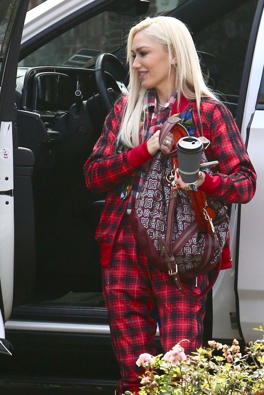 GWEN STEFANI Out and About in Los Angeles 12/05/2021