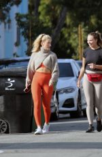 HANNAH BROWN Out Hiking with a Friend in Los Angeles 12/16/2021