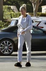 HEATHER RAE YOUNG Heading to Yoga Class in Newport Beach 12/17/2021