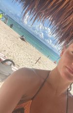 JADE CHYNOWETH - Instagram Photos 12/08/2021