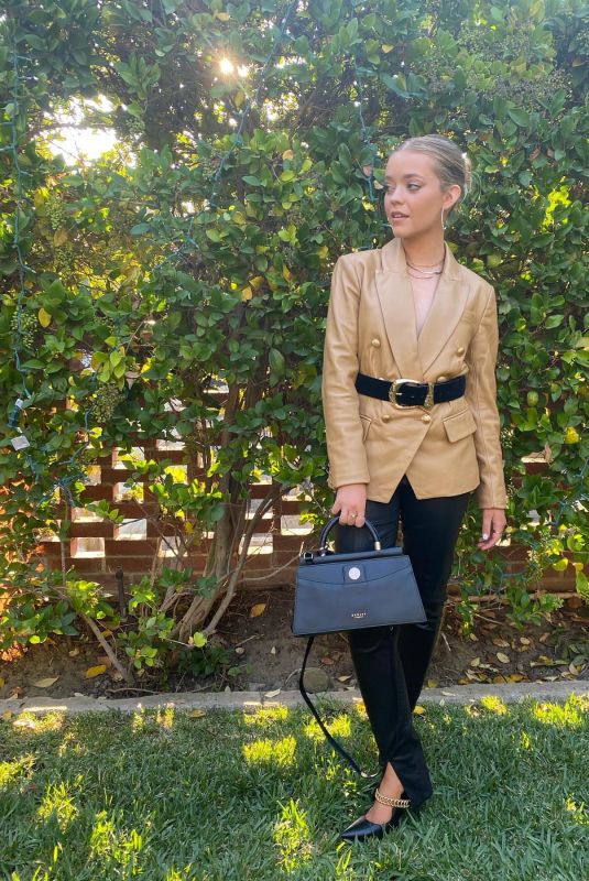 JADE PETTYJOHN - Instagram Photos 12/03/2021