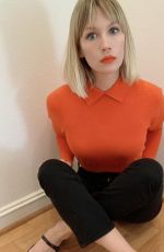 JANUARY JONES - Instagram Photos 12/04/2021