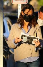 JENNIFER GARNER and Ben Affleck at a Parent Meeting at Their Kid