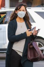 JENNIFER GARNER Out for a Business Meeting in Brentwood 12/06/2021