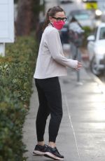 JENNIFER GARNER Out on a Rainy Day in Brentwood 12/16/2021