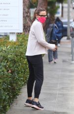 JENNIFER GARNER Out on a Rainy Day in Brentwood 12/16/2021
